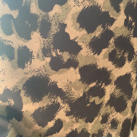 H&M sleeveless leopard print dress. - Picture 4 of 4
